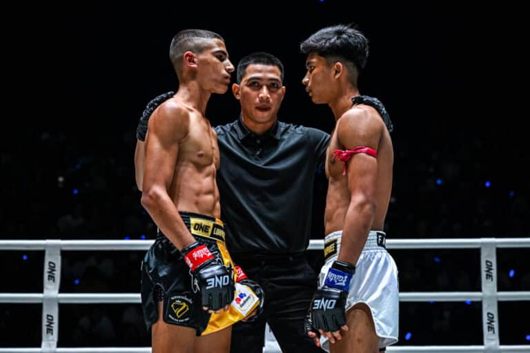 เพชรสาม