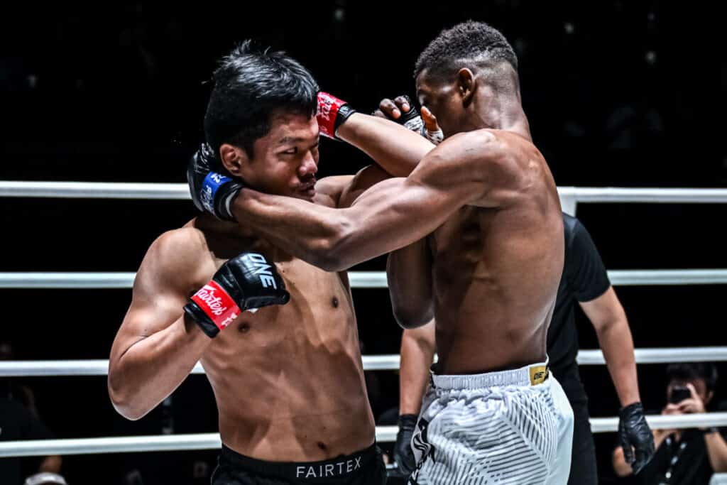 ONE ลุมพินี 144